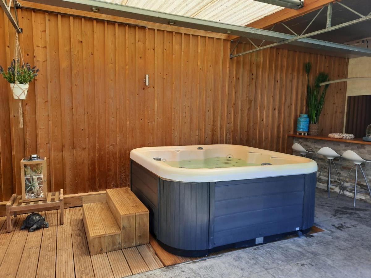 Holiday Home Mooi - フーレン エクステリア 写真